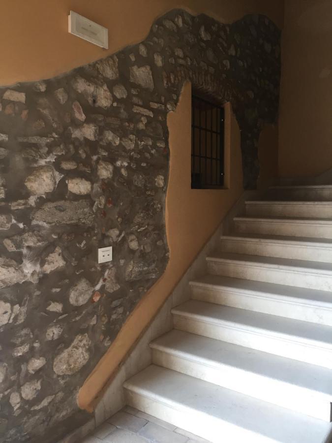 Casa Del Monastero Lägenhet Polpenazze del Garda Exteriör bild